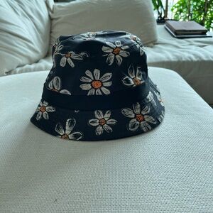 Empyre Black Daisy Print' Bucket Hat
